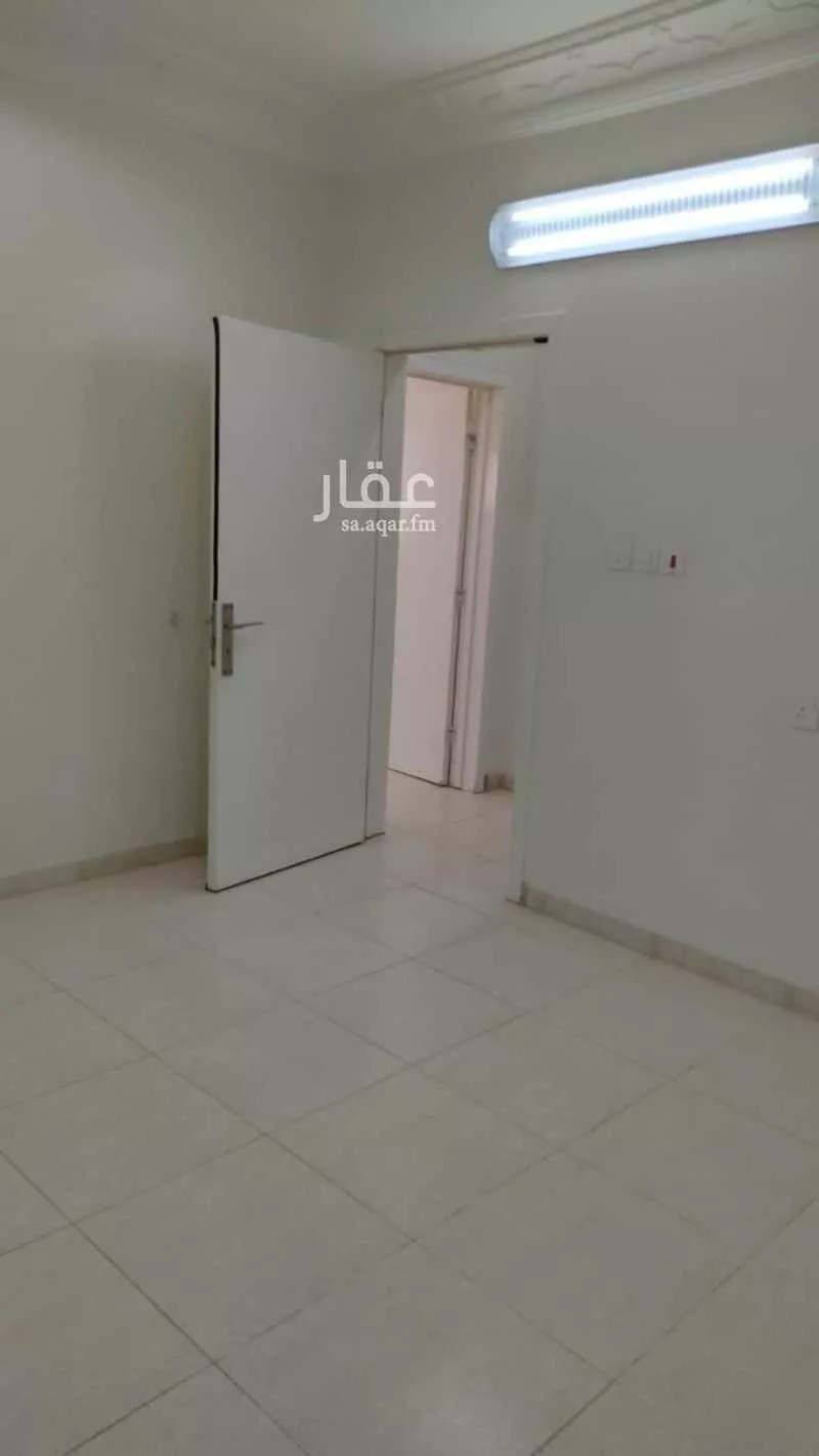 شقة 4 غرف في الظاهرة 8