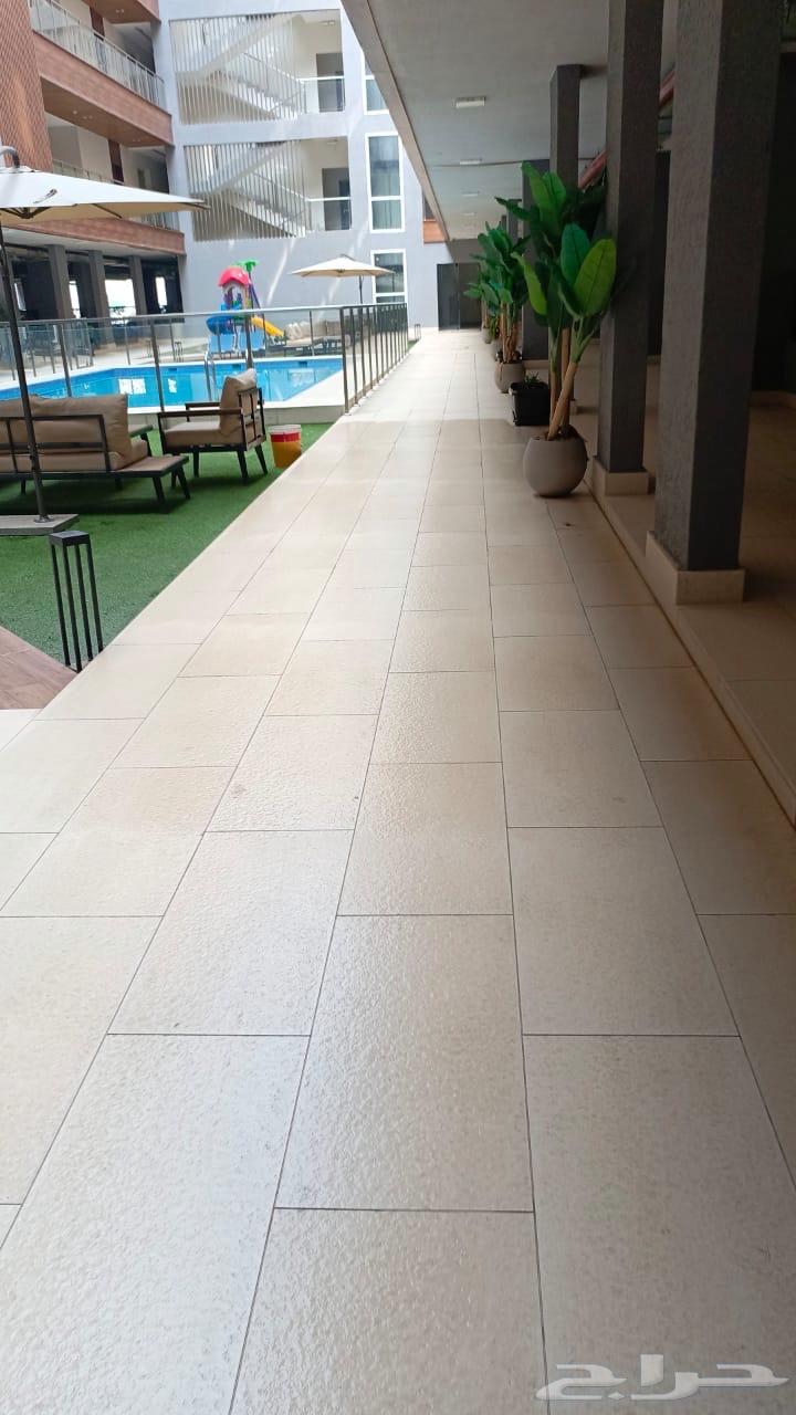 شقة 4 غرف في الحمرا 5