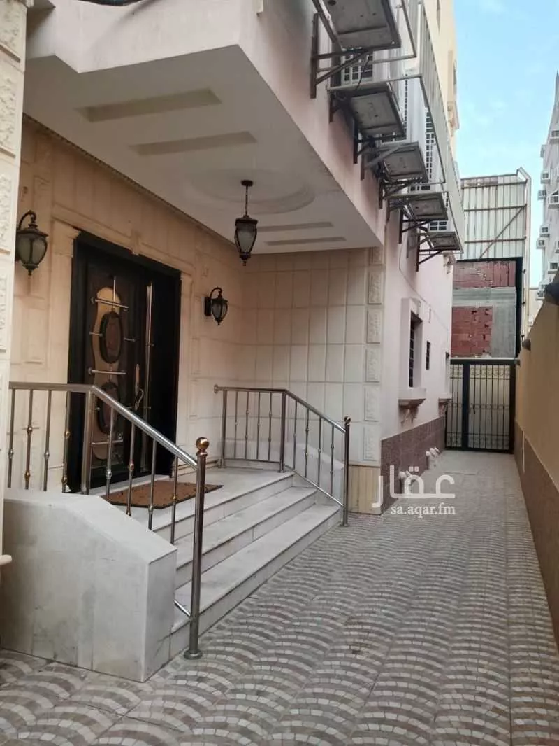 فيلا 8 غرف في الواحة 5