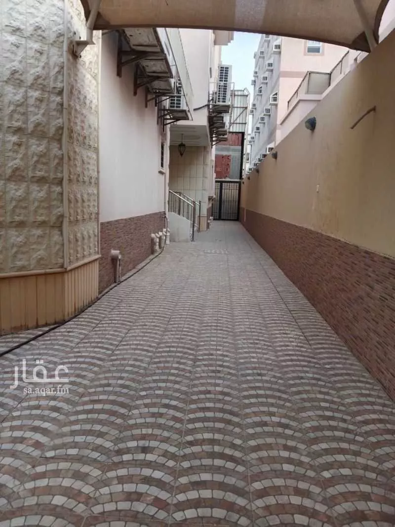 فيلا 8 غرف في الواحة 6