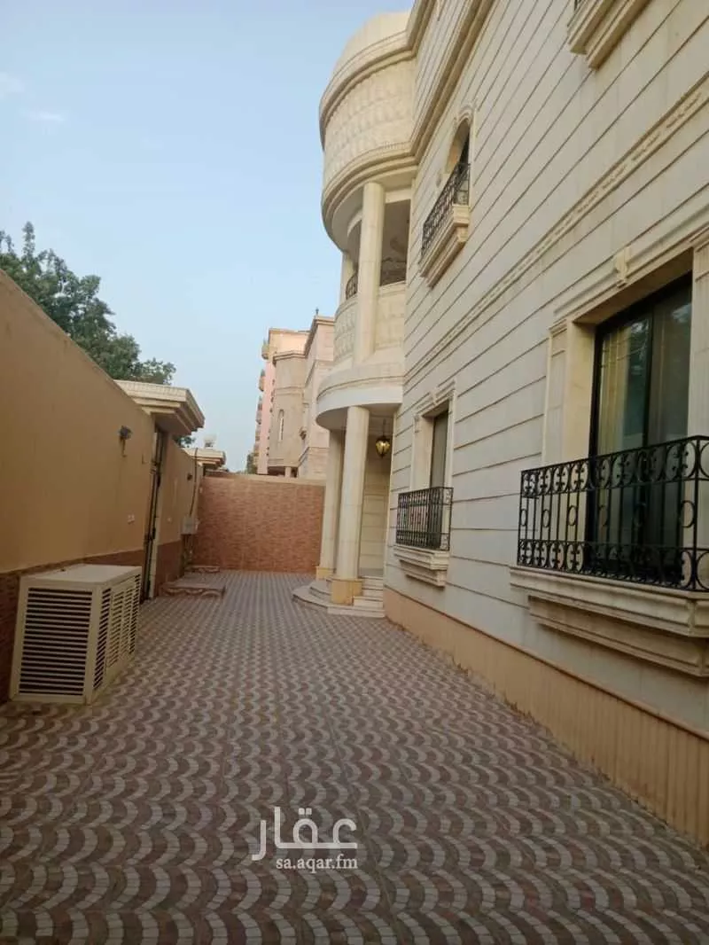 فيلا 8 غرف في الواحة 8