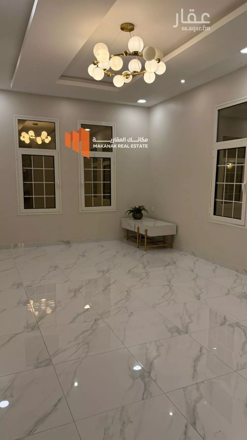 فيلا 4 غرف في العقيق 8