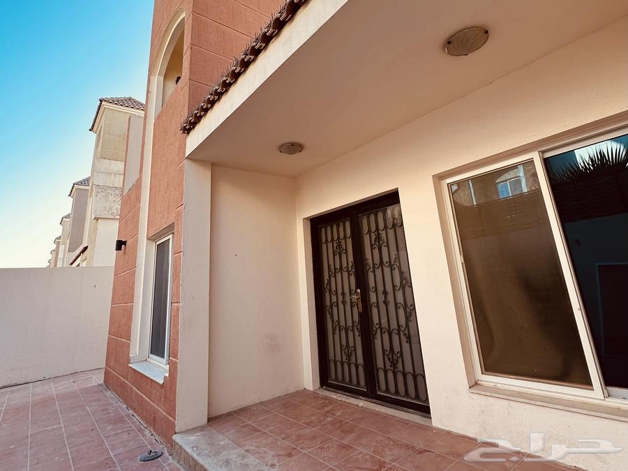 فيلا 6 غرف في الفرسان 4