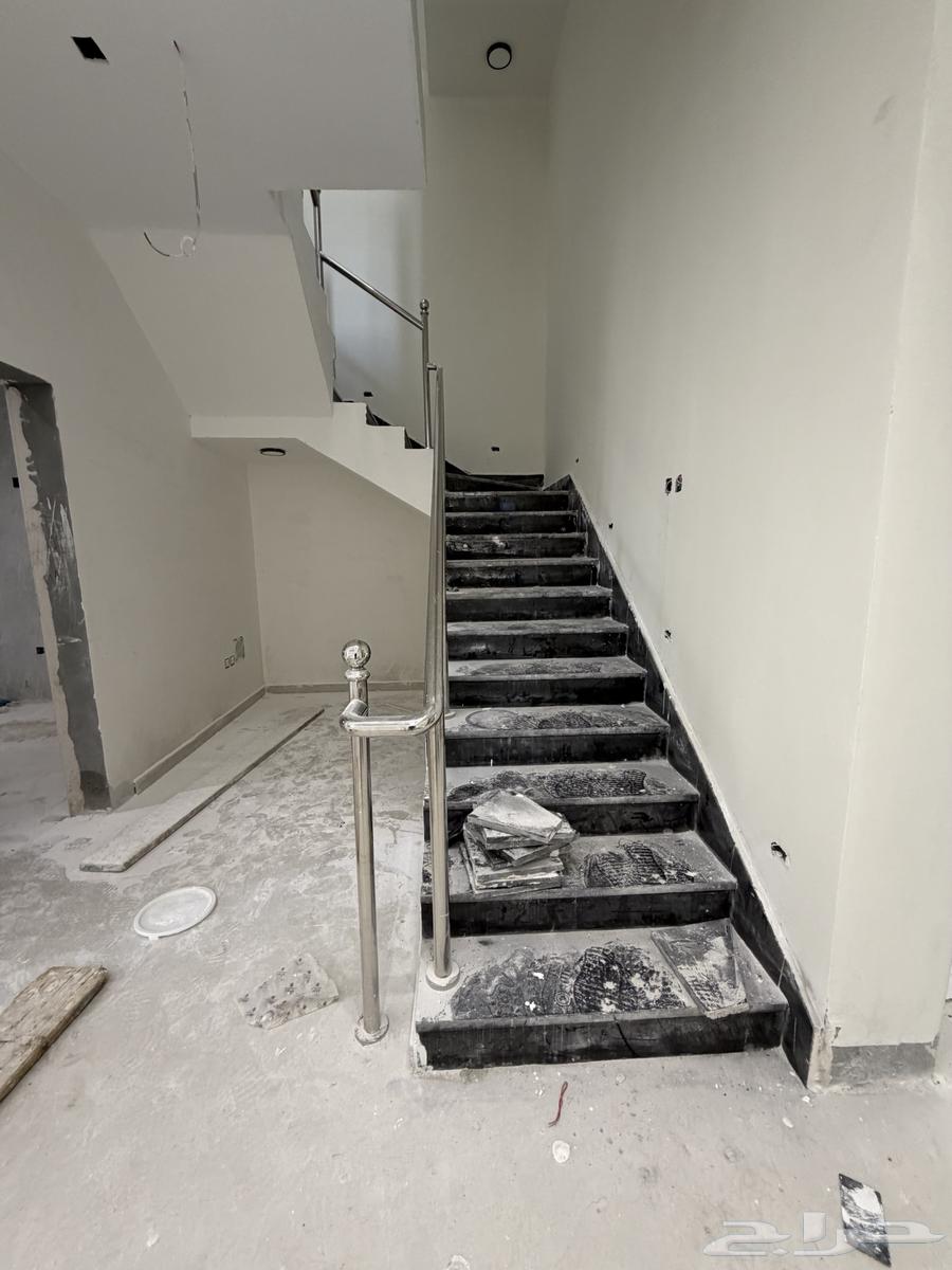 فيلا 9 غرف في احد 16