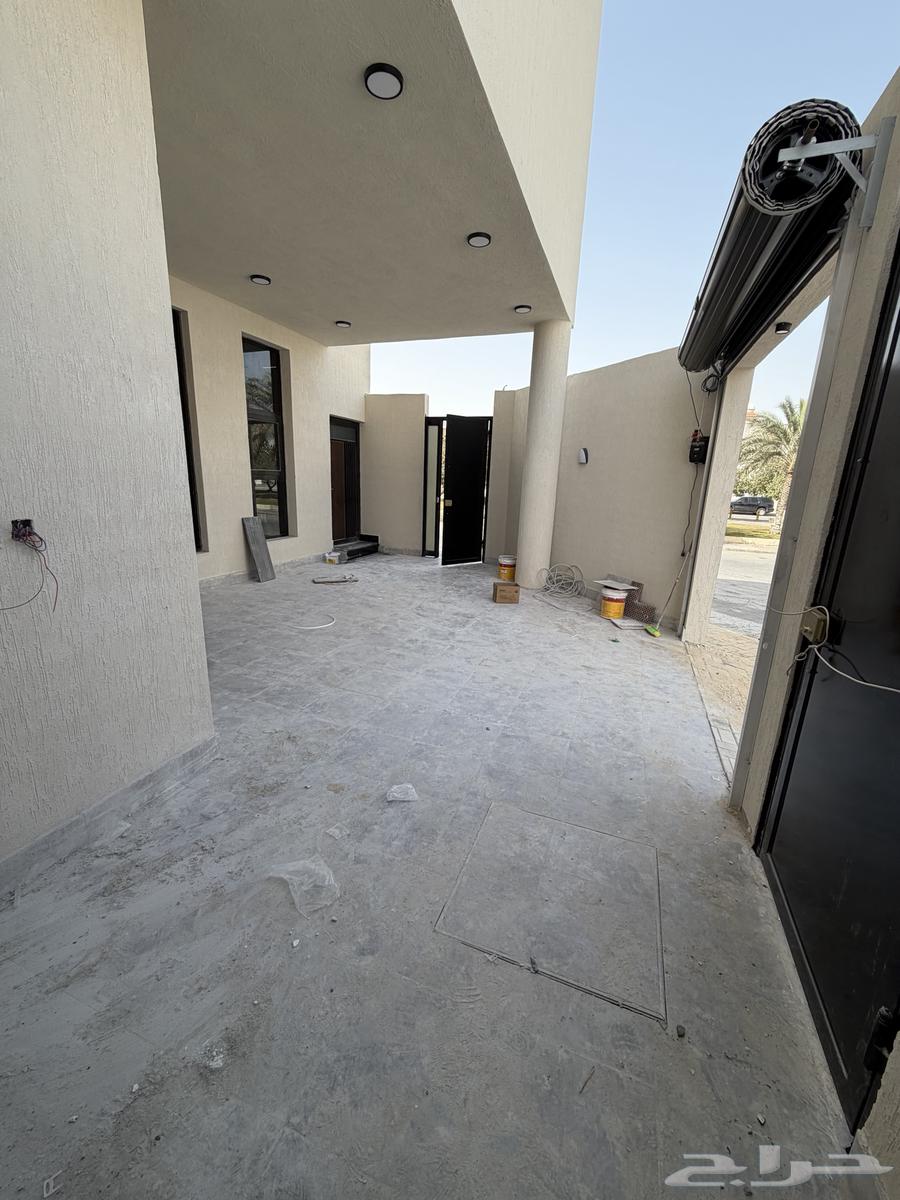 فيلا 9 غرف في احد 18