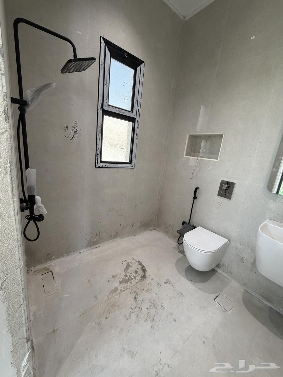 فيلا 9 غرف في احد 4