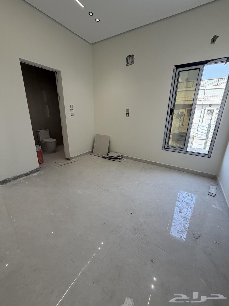 فيلا 9 غرف في احد 6