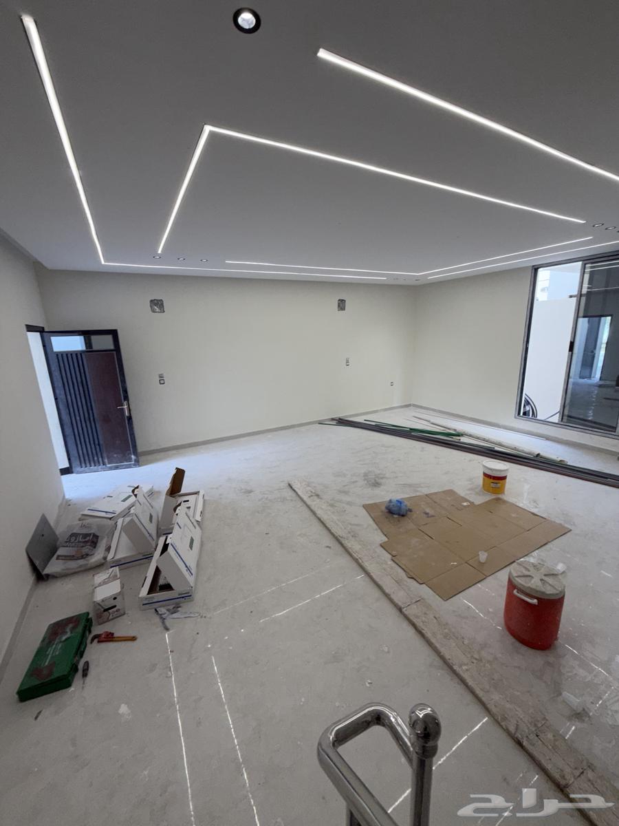 فيلا 9 غرف في احد 10