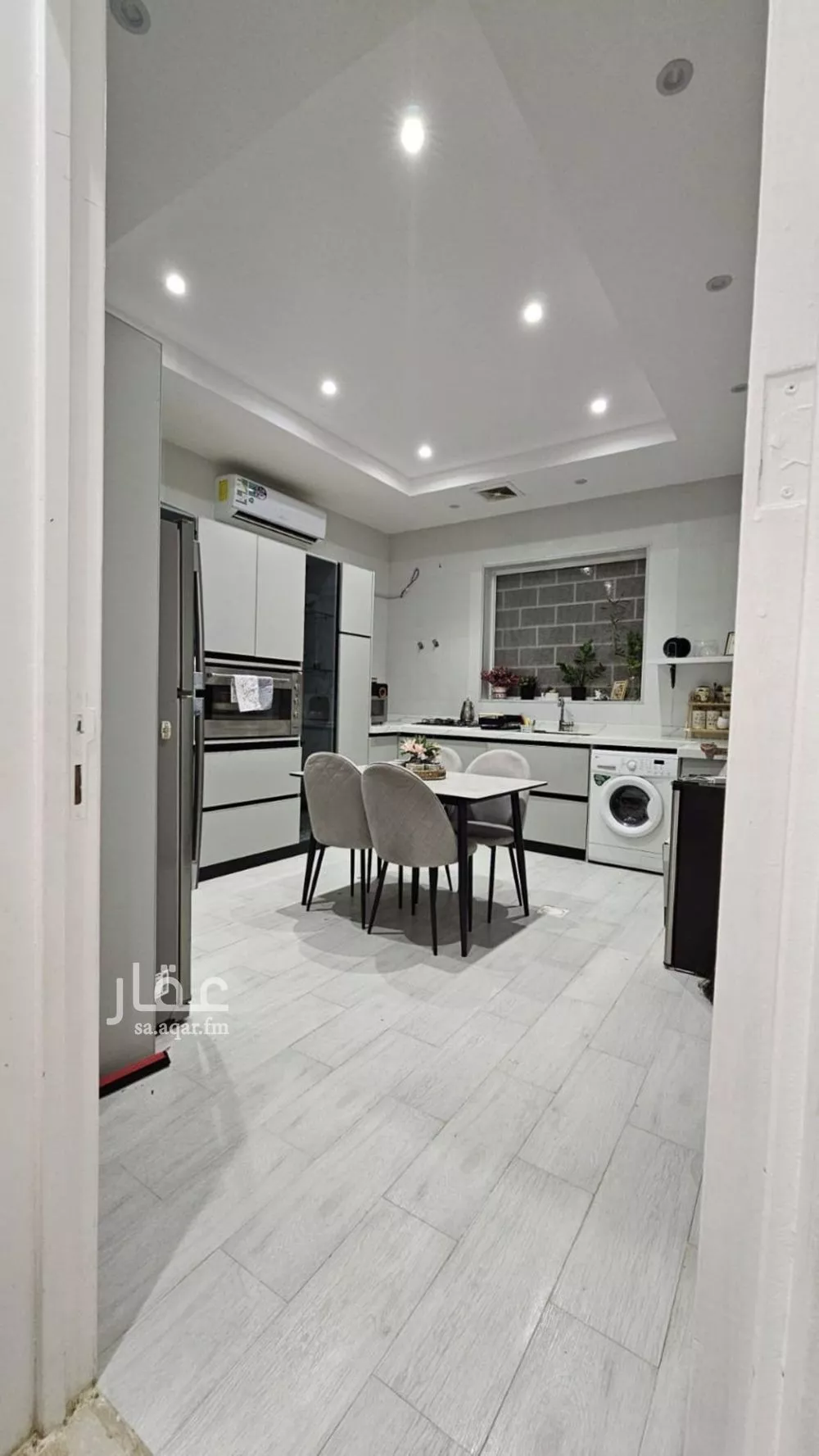 فيلا 9 غرف في الرمال 10