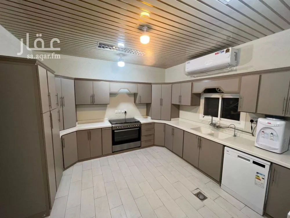 فيلا 5 غرف في النهضة 3