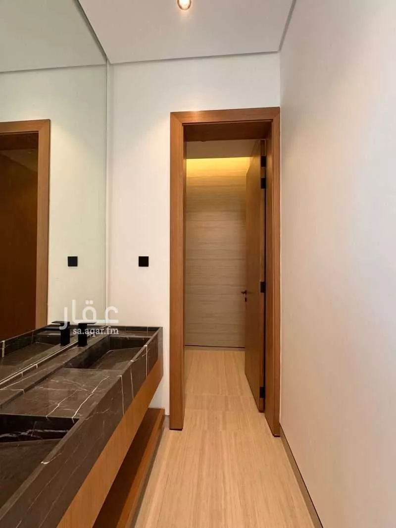 فيلا 6 غرف في العارض 7