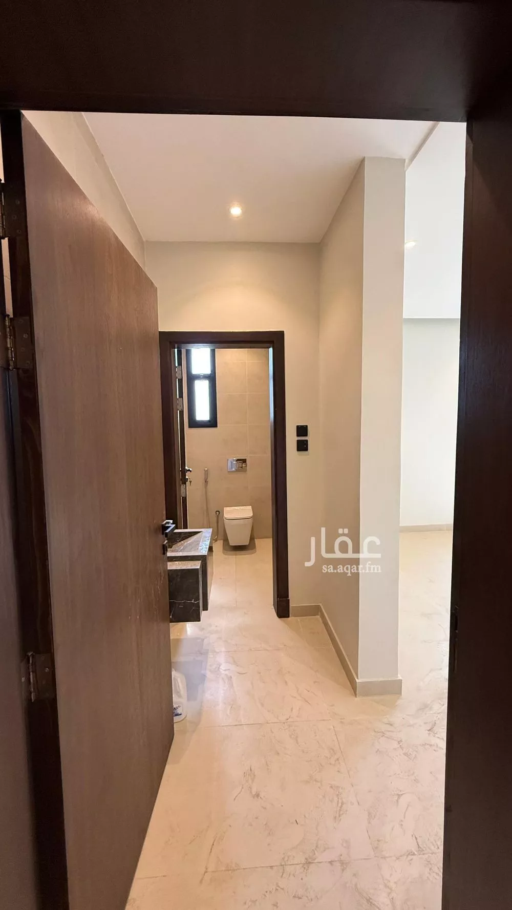 شقة 4 غرف في الجامعة 17