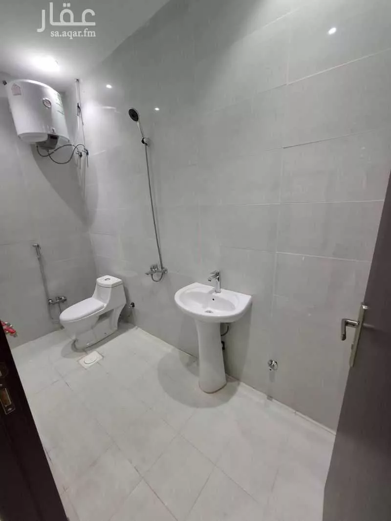 شقة 3 غرف في المعذر الشمالي 10