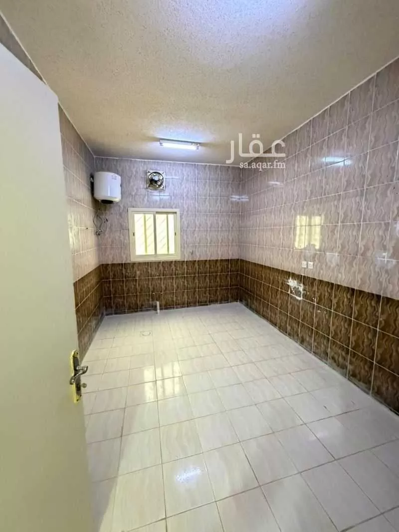 3 bedroom floor in Al Maizilah 3