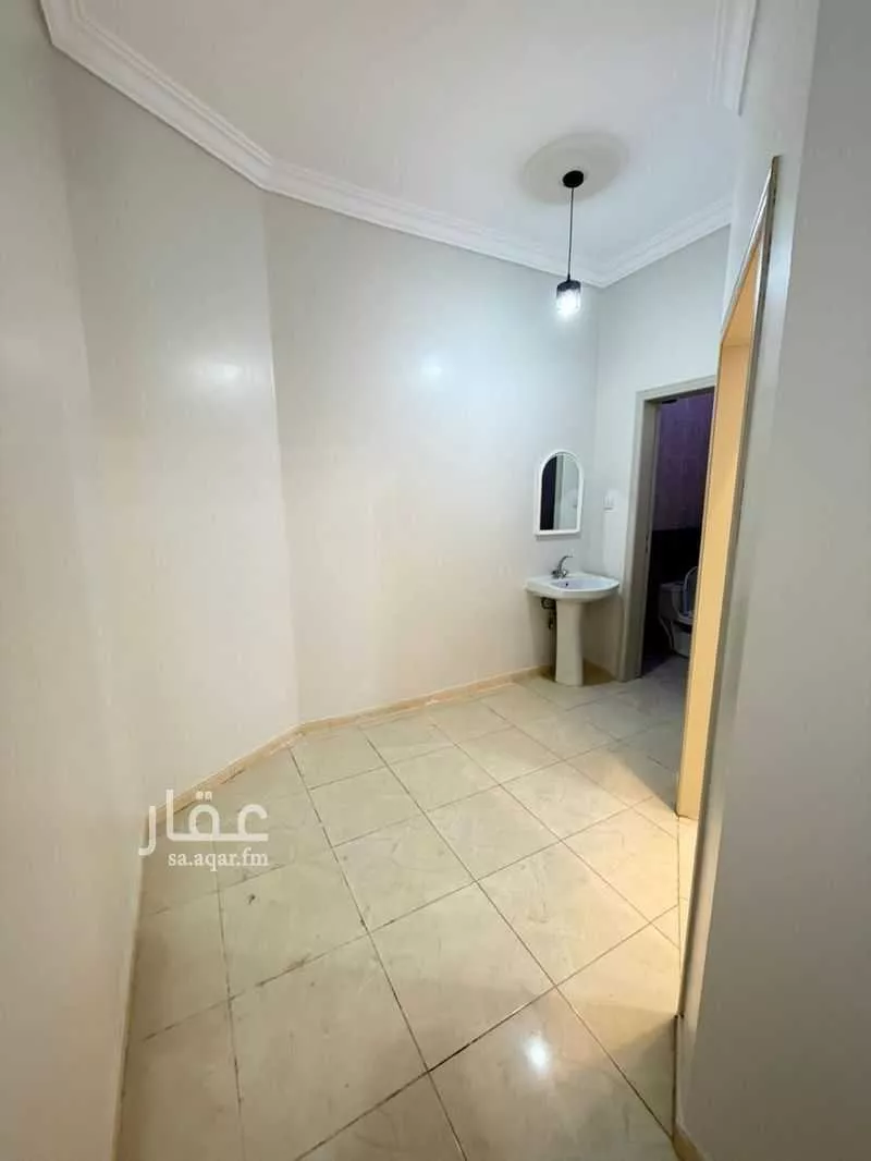 3 bedroom floor in Al Maizilah 6