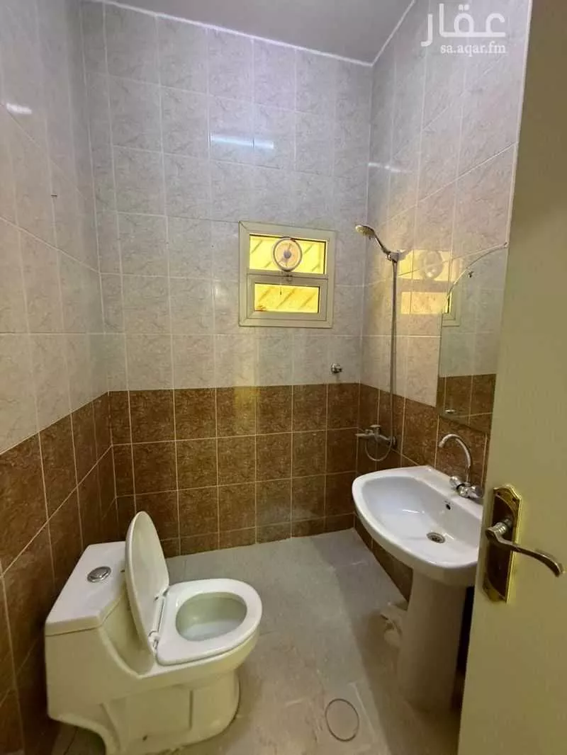 3 bedroom floor in Al Maizilah 7