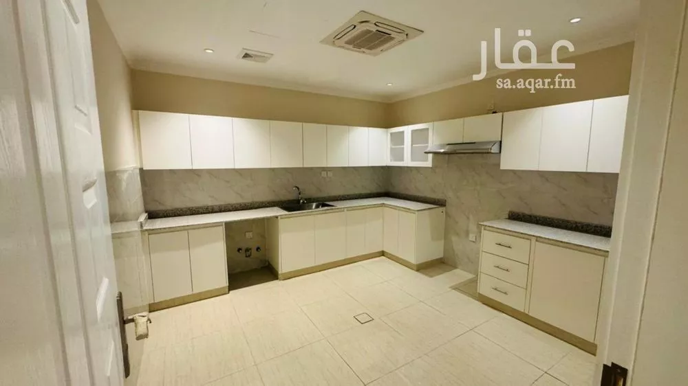 فيلا 5 غرف في الراكة الشمالية 8