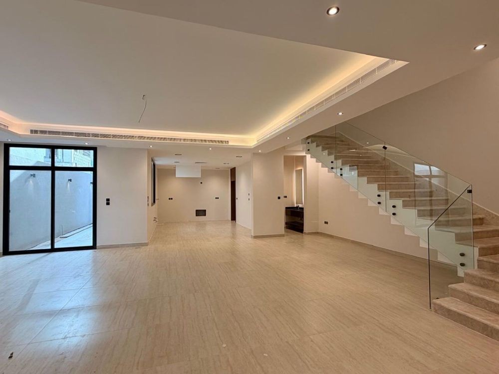 5 bedroom villa in Ar Rakah Al Janubiyah, Eastern Province 2
