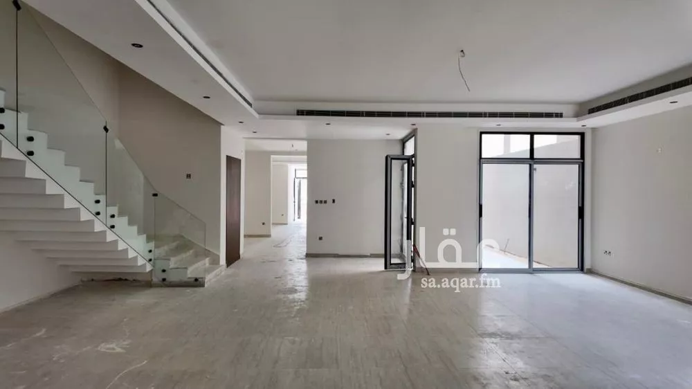 فيلا 5 غرف في الراكة الجنوبية 2