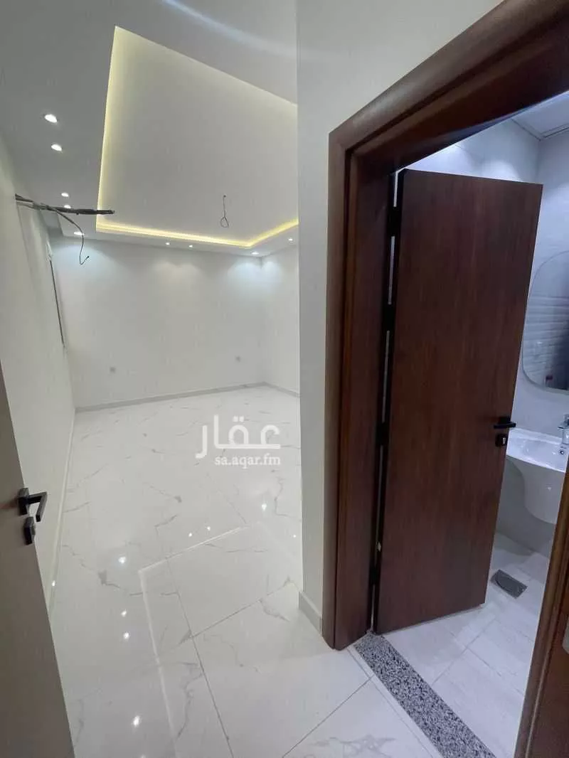 6 bedroom floor in Al Matar 4
