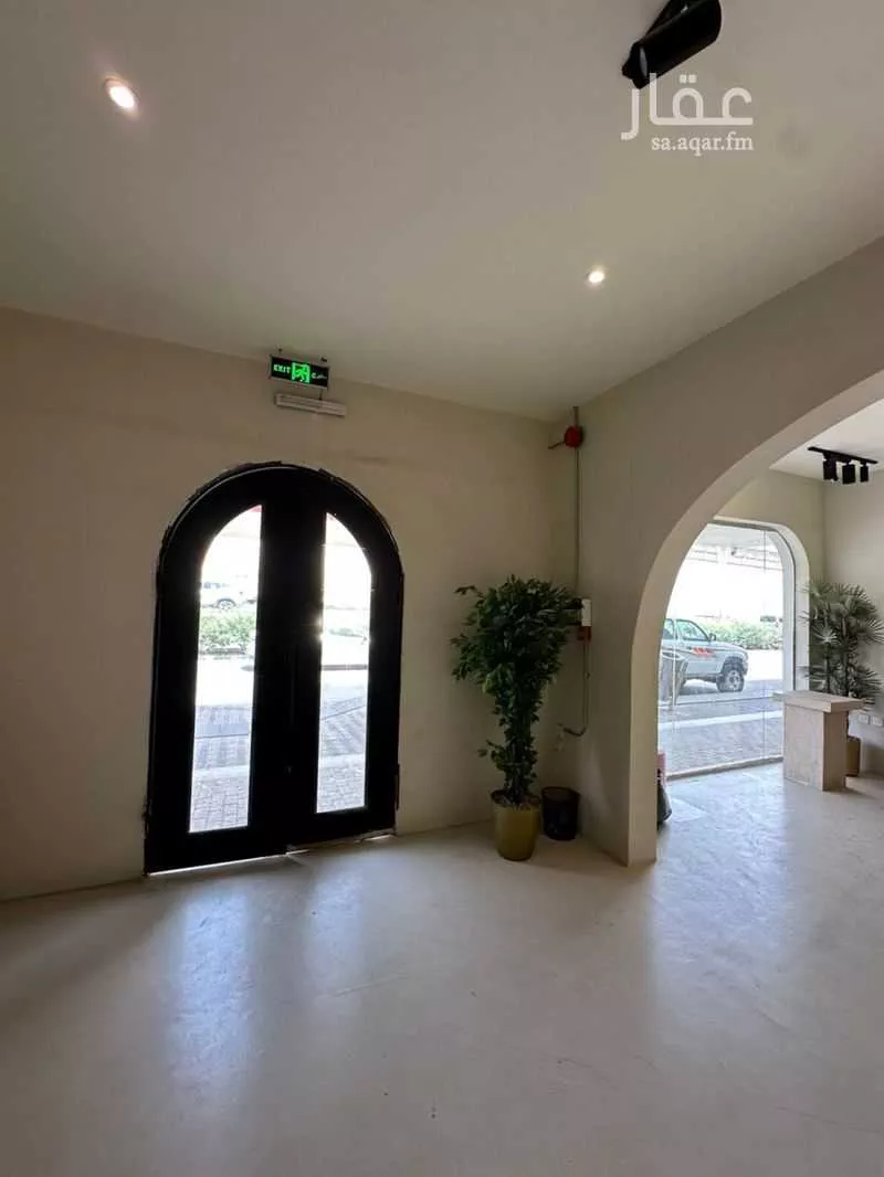 محل 1050 م² في القدس 5