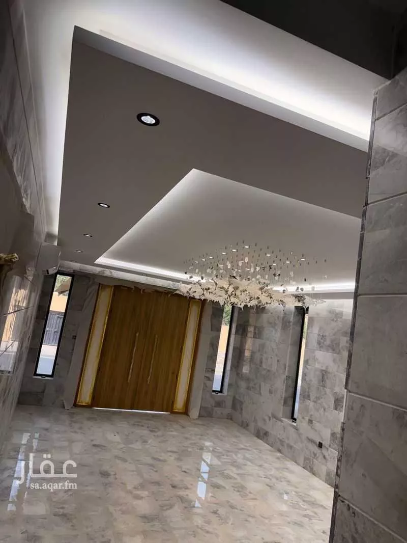 عمارة 625 م² في الروضة 4