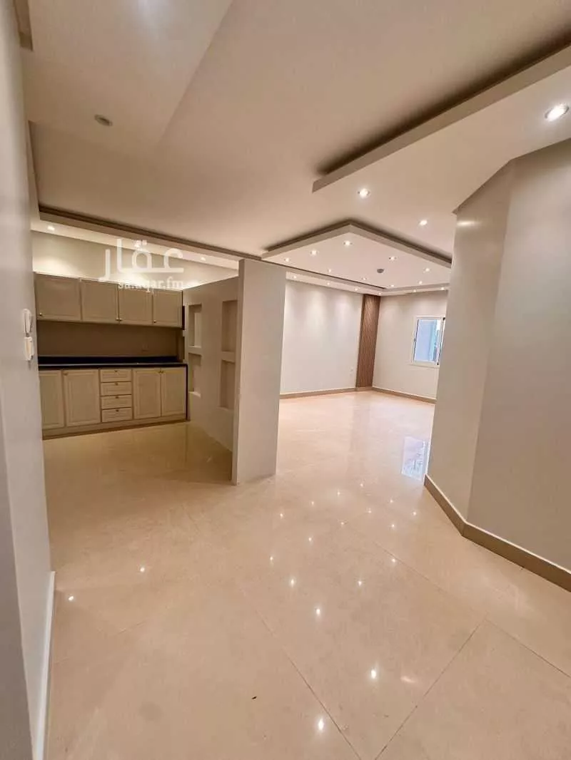 شقة 5 غرف في الحمرا 3