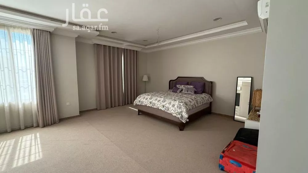 5 bedroom villa in Aramco 4