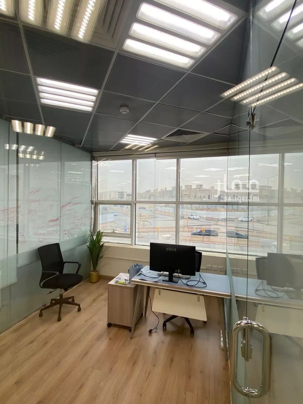 مكتب 165 م² في الملقا 10