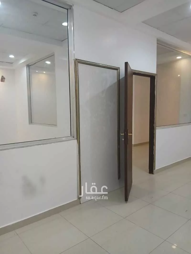 مكتب 2253 م² في المصانع 4