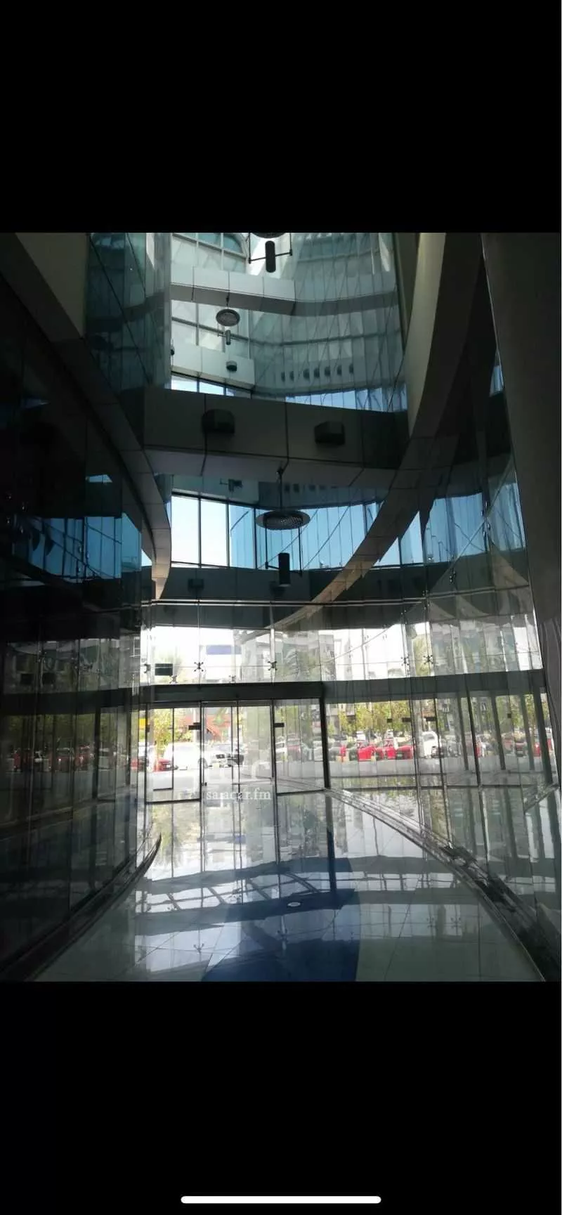 مكتب 700 م² في العليا 17