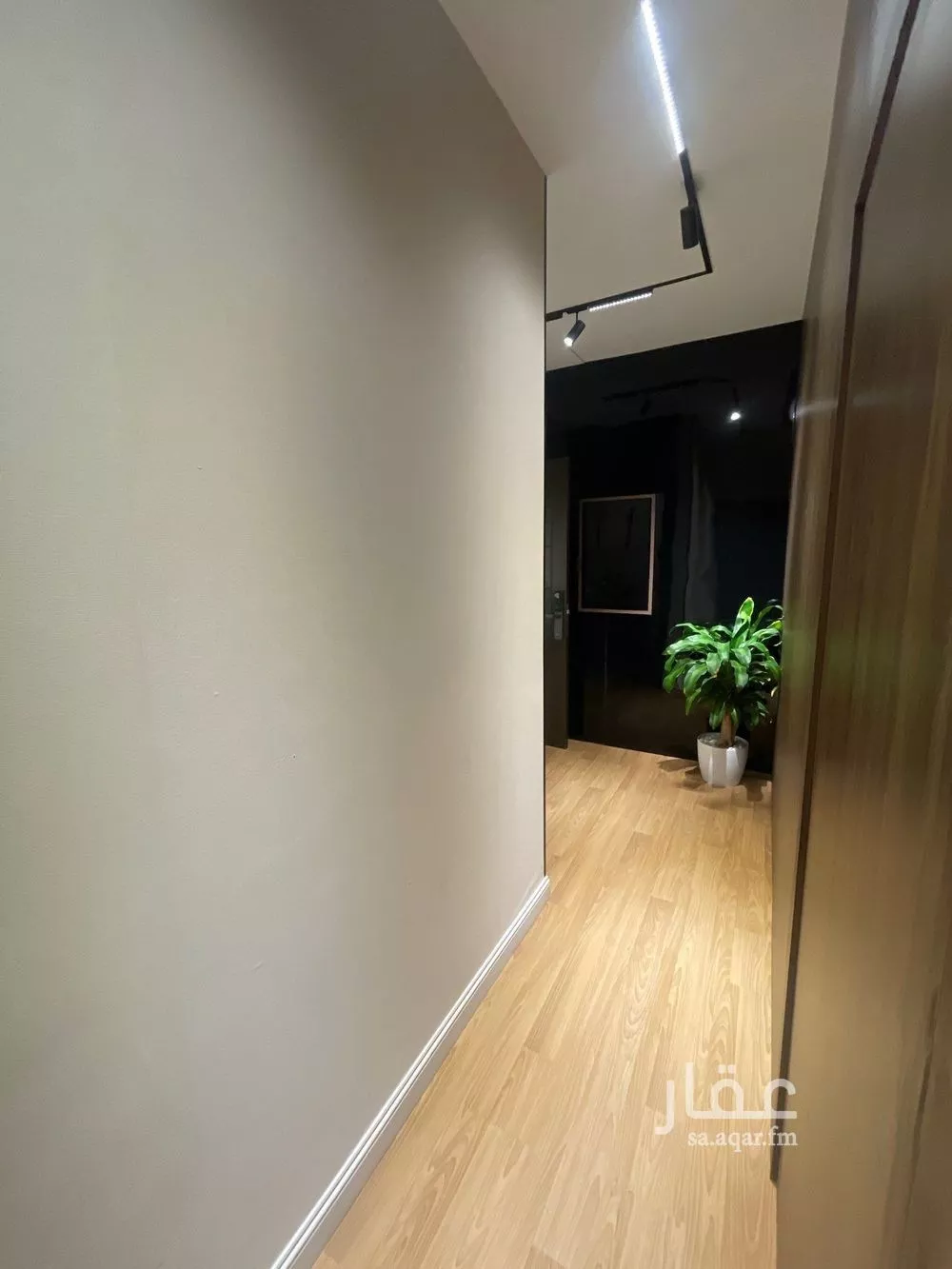 945 sqm office in Al Yasmin 10