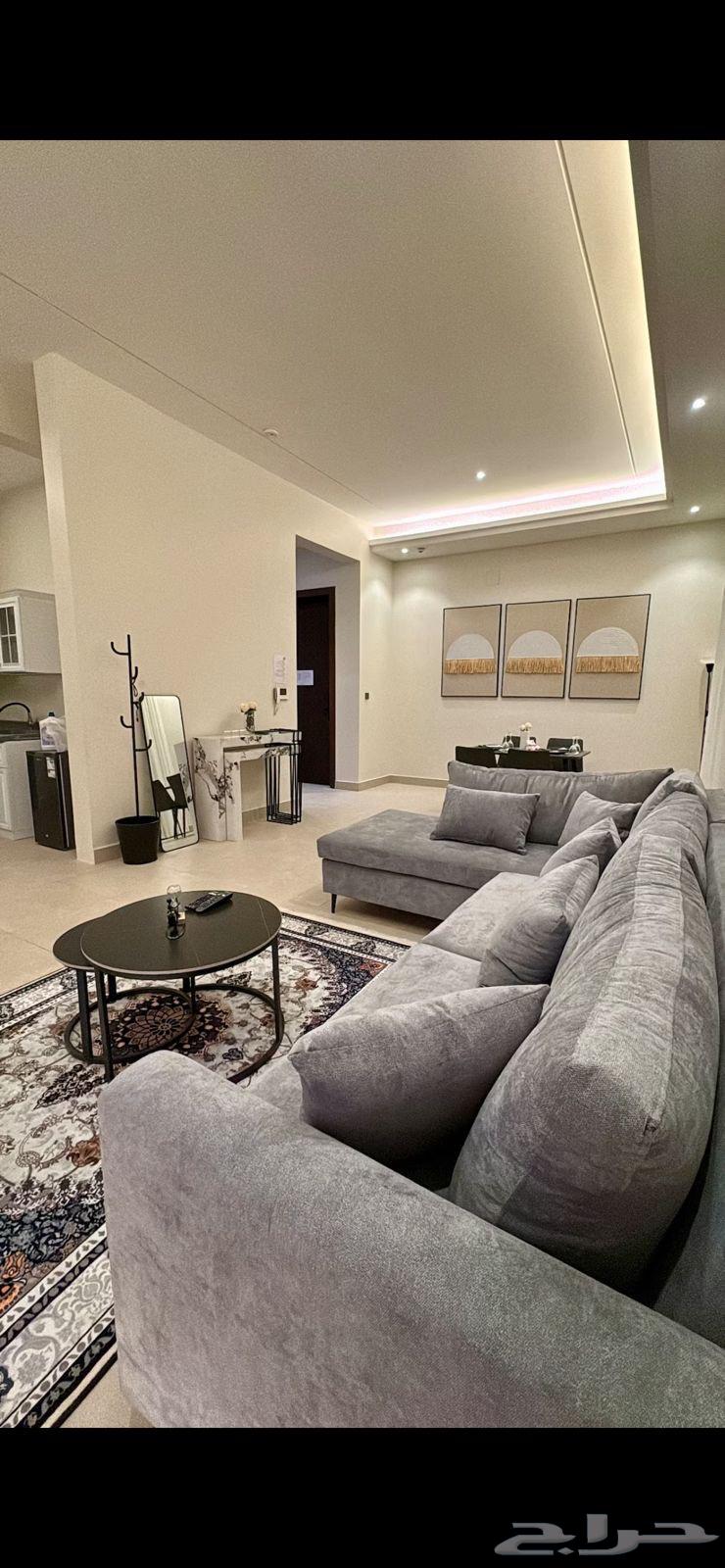 شقة 3 غرف في العقيق 3