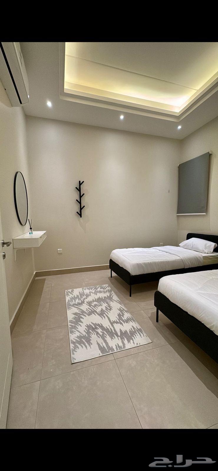 شقة 3 غرف في العقيق 5