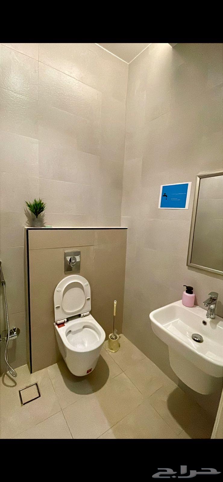 شقة 3 غرف في العقيق 6