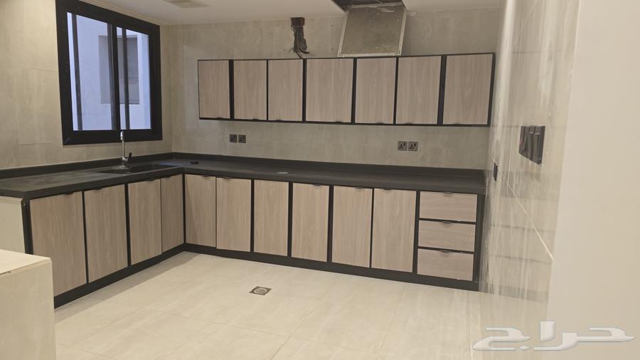 شقة 3 غرف في الرمال 4