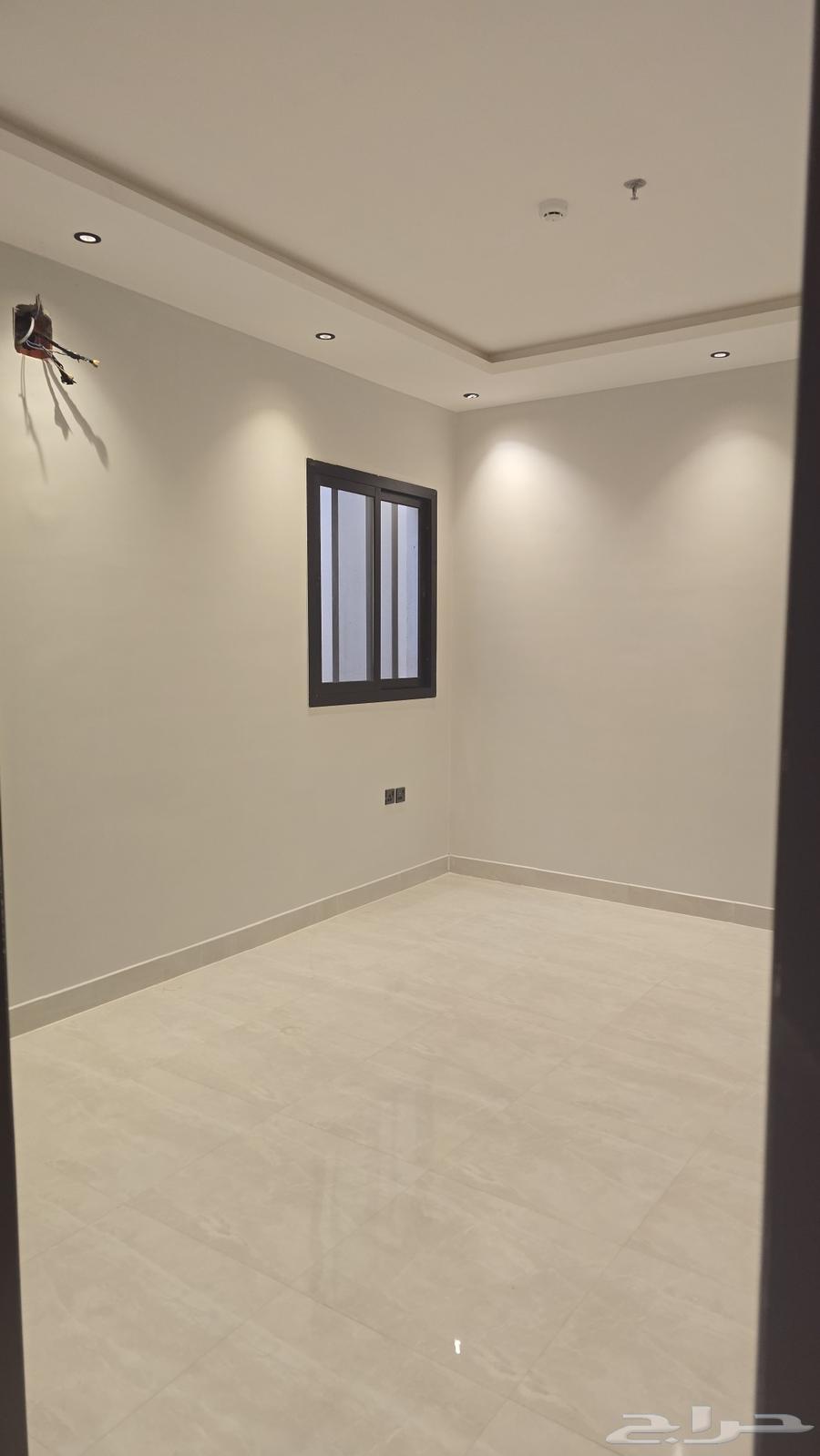شقة 3 غرف في الرمال 5