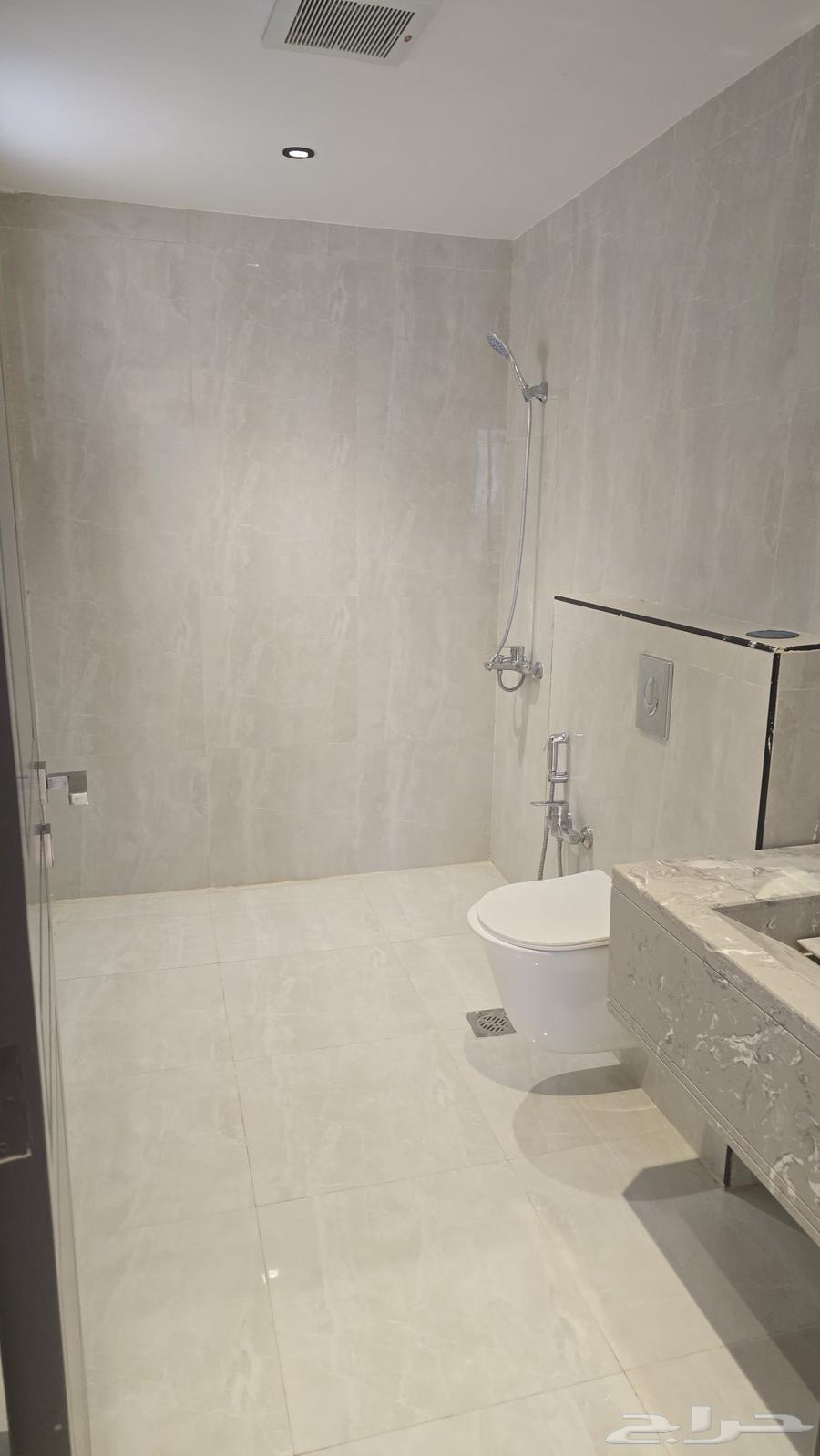 شقة 3 غرف في الرمال 9