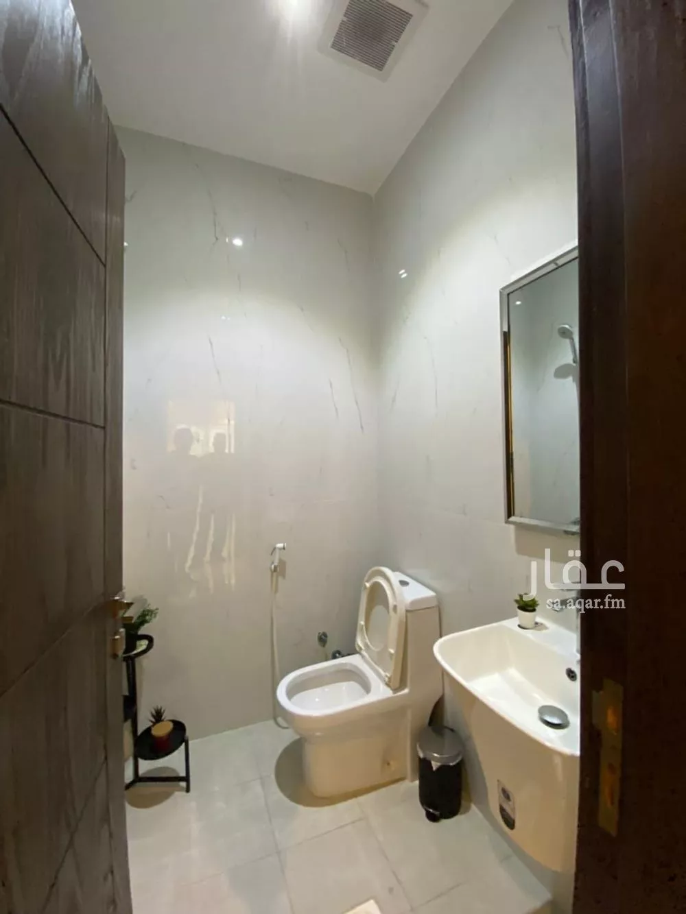 شقة 5 غرف في الربوة 21