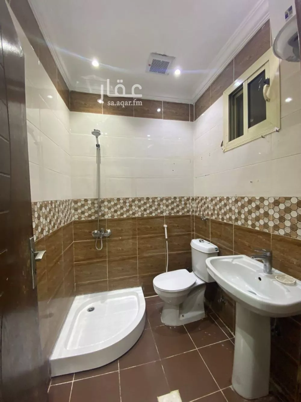 شقة 5 غرف في الربوة 8