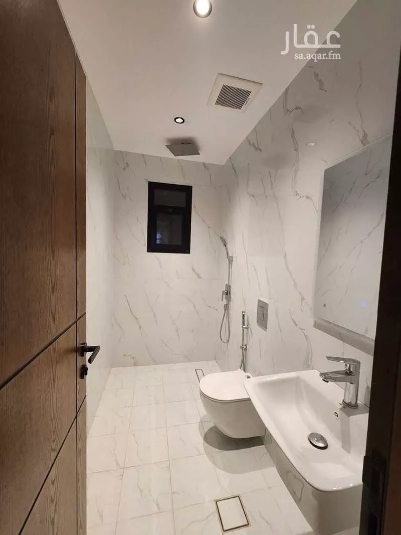 شقة 4 غرف في طيبة 6