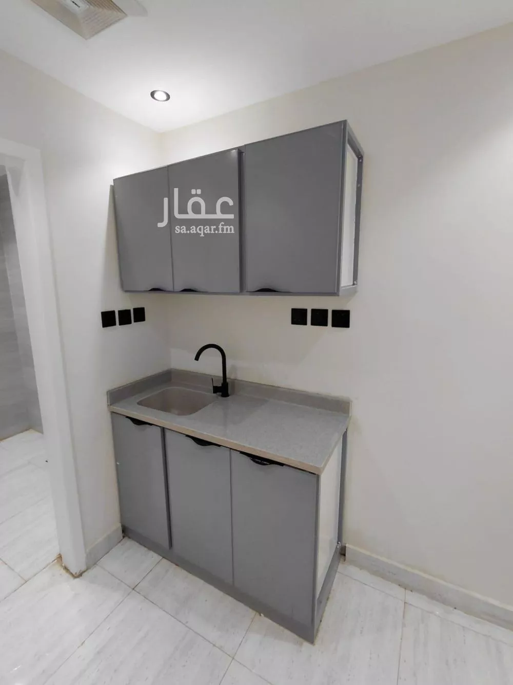 شقة 1 غرف في الخليج 8