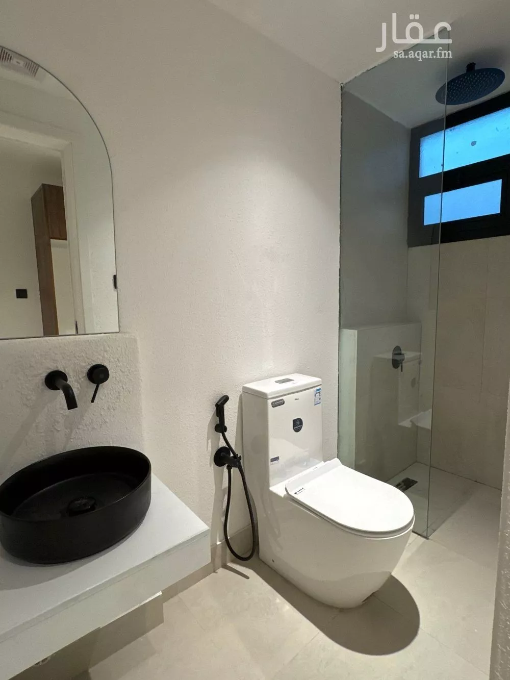 شقة 1 غرف في العقيق 9