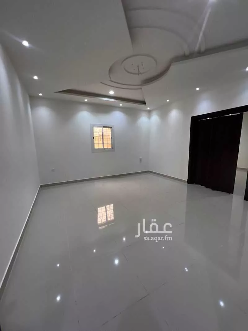 شقة 5 غرف في الريان 16