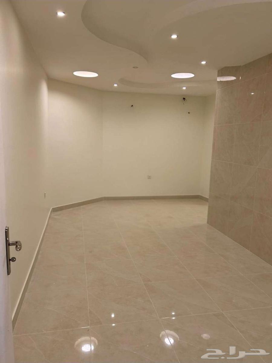 شقة 3 غرف في النعيم 5