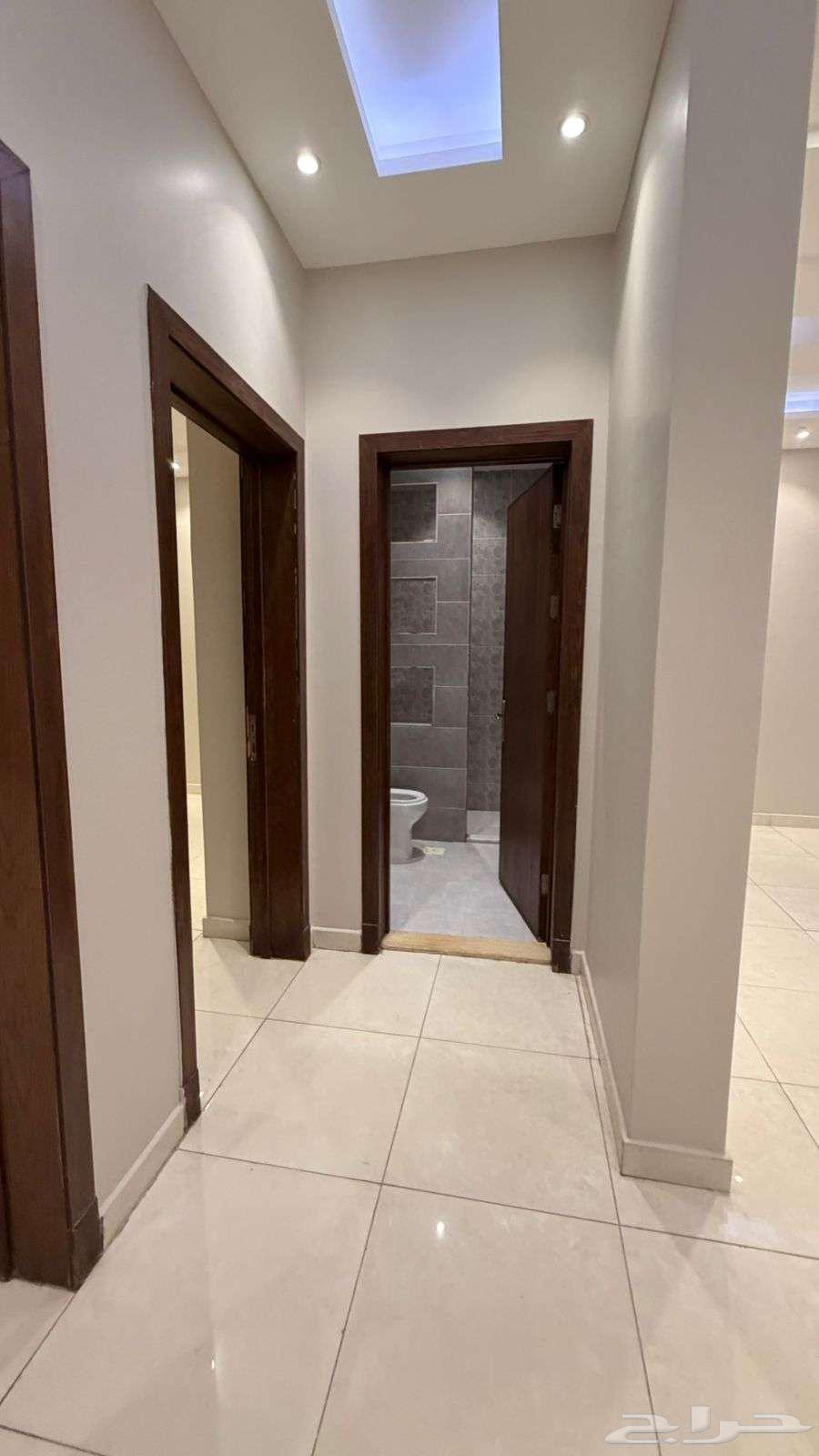 شقة 5 غرف في الورود 2