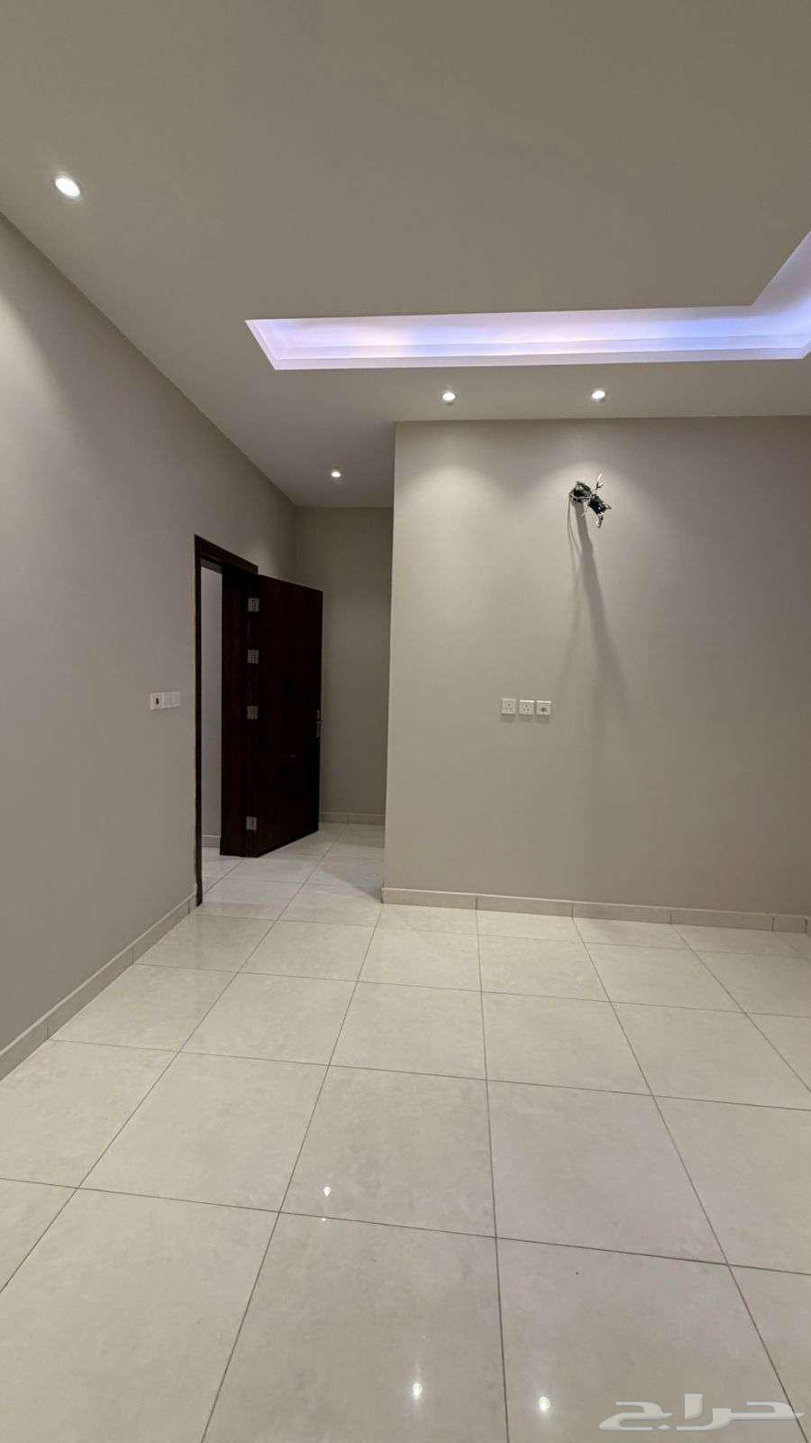 شقة 5 غرف في الورود 3