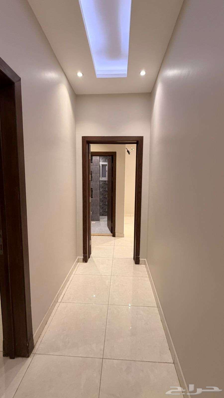 شقة 5 غرف في الورود 4