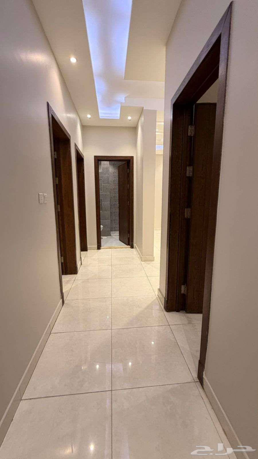 شقة 5 غرف في الورود 6