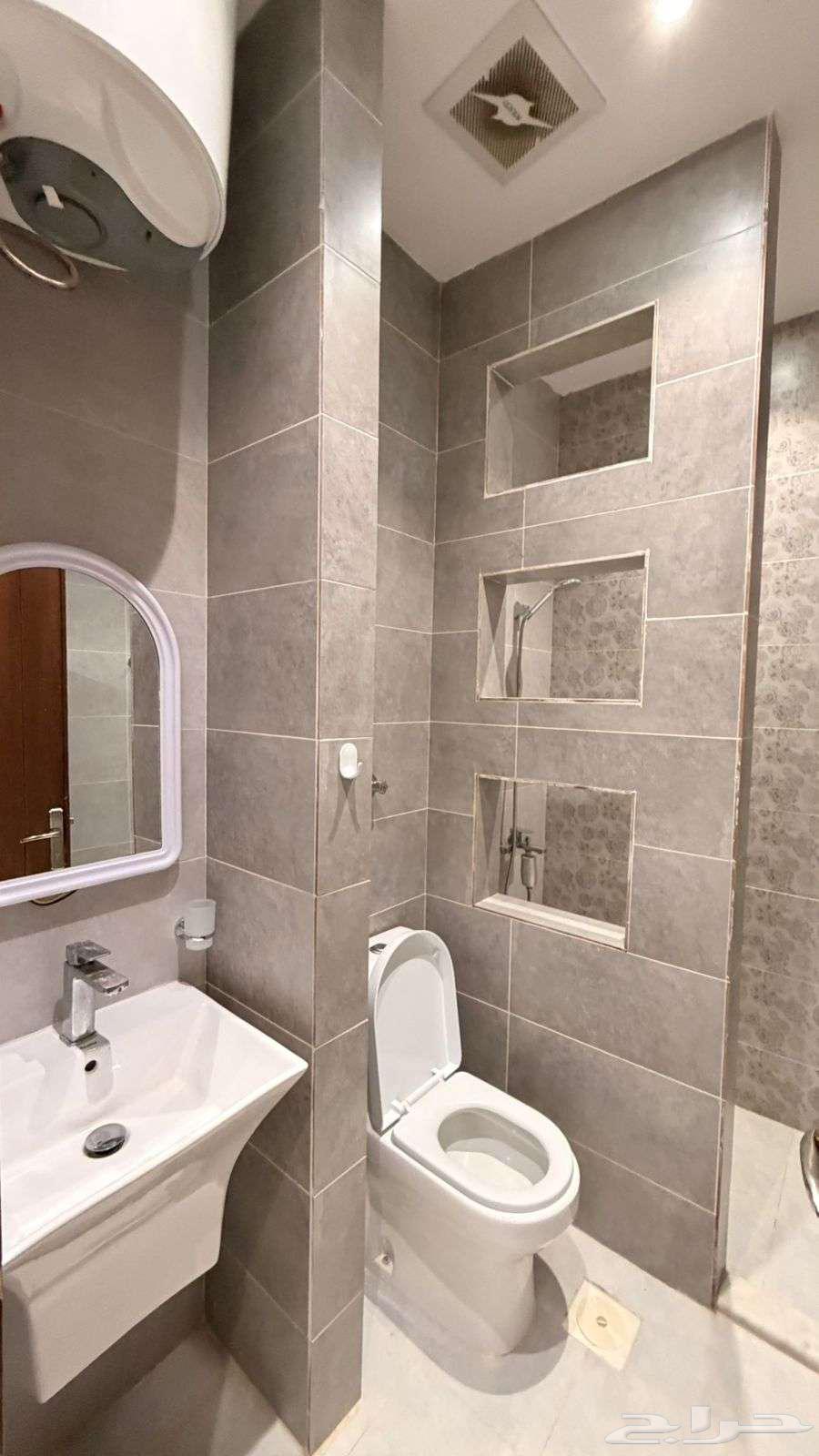 شقة 5 غرف في الورود 10